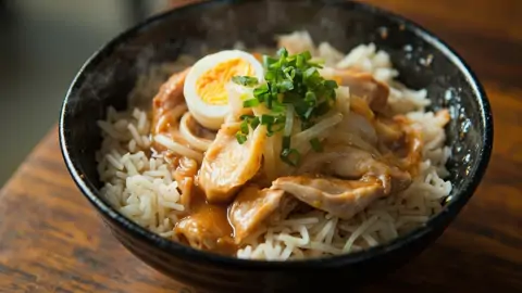 Oyakodon (親子丼) – Pollo y Huevo sobre Arroz