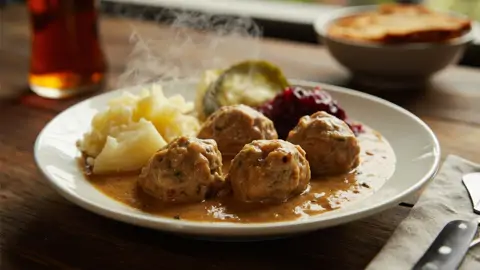 Köttbullar Suecas con Salsa de Crema