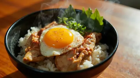 Oyakodon (Donburi de Pollo y Huevo)